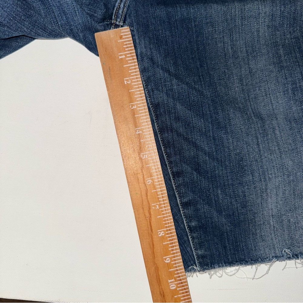 Women’s Lucky Brand Blue Jean Denim Cutoff Shorts. - Picture 3 of 7